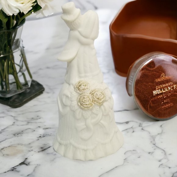 Vintage Bride And Groom Wedding Cake Topper Bell Center Piece Porcelain Bisque - Picture 3 of 9